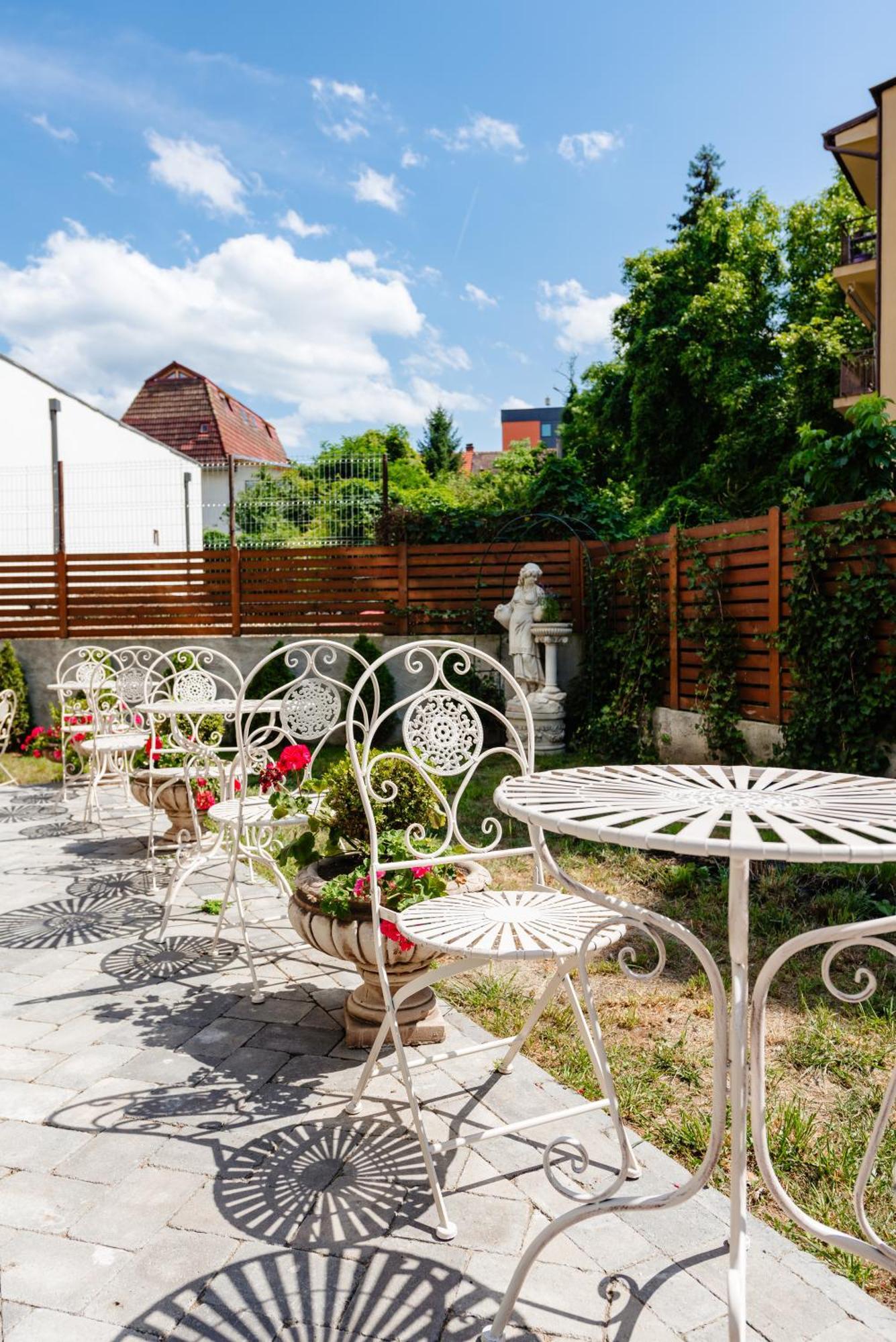 Ateneea Luxury Rooms Cluj-Napoca Exterior photo